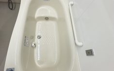 リフォーム後のバスタブ　パナソニックの美泡湯アダプター