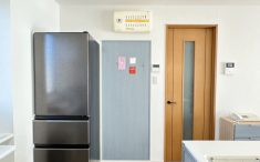 リフォーム後のキッチン横の壁　パナソニック ベリティス マグネットウォール