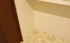 リフォーム後の洗面脱衣所　キレイになった壁と床