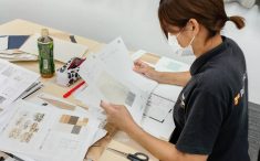 サンゲツワークショップの様子　サンプルや資料