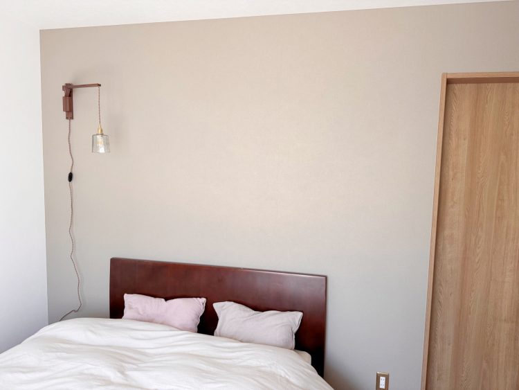 リフォーム後の壁紙 壁吊りブラケット